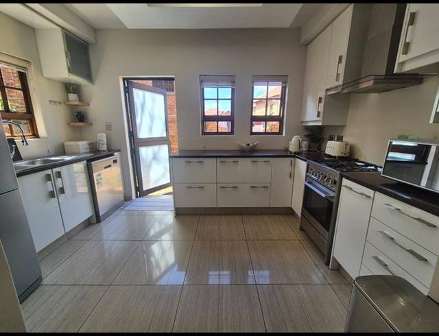 3 BEDROOM CLUSTER FOR SALE IN MEYERSDAL